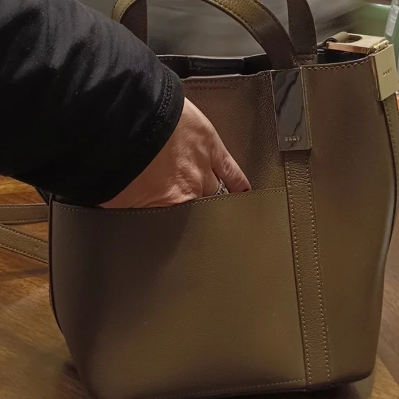 DKNY olive green convertible bag - Picture 4 of 11